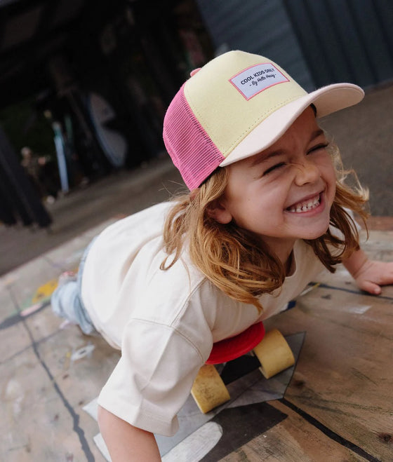 Casquette enfant Hello Hossy Mini Chupa jaune pastel avec filet rose