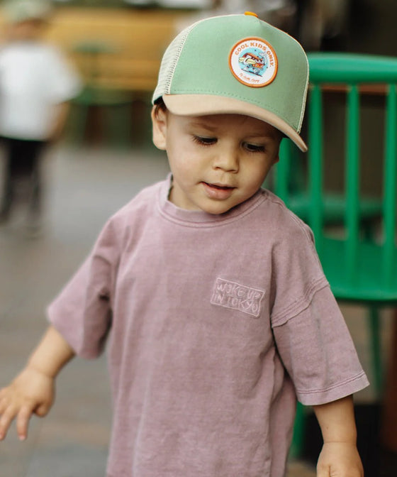 Casquette enfant Hello Hossy Surftrip verte et beige avec patch “Cool Kids Only”