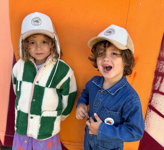 Casquette avec cache oreilles velours et sherpa pour enfant Poule Party.