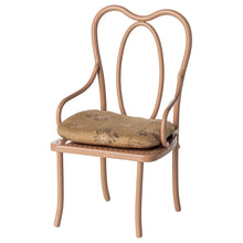  Chaise vintage miniature Maileg en métal rose foncé avec coussin fleuri