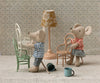 Chaise vintage en métal menthe Maileg – mobilier miniature pour maison de poupée