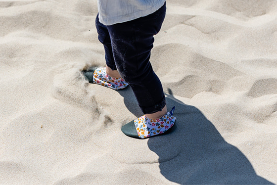 Chaussons souples tout terrain anti dérapants, Les Petites capucines, Les Pas Petits.