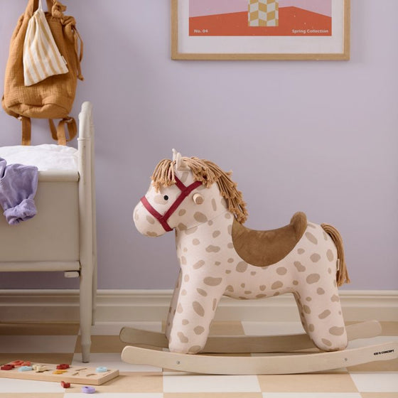 Cheval à bascule en tissu beige à pois Kid’s Concept – modèle Dotty pour enfant