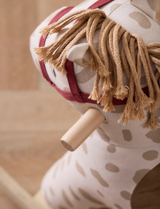 Cheval à bascule en tissu beige à pois Kid’s Concept – modèle Dotty pour enfant