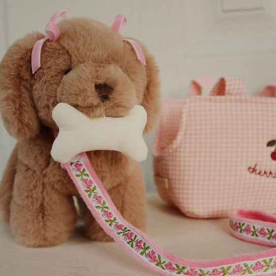 Peluche chiot Maude dans panier vichy rose - Konges Slojd