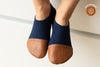 Chaussons souples intérieur en jersey bleu profond Les Pas Petits – Ma Biche concept store