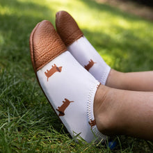  Chaussons souples tout-terrain motif teckels Les Pas Petits – Ma Biche concept store