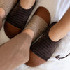 Chaussons souples tout-terrain en velours marron Les Pas Petits – Ma Biche concept store