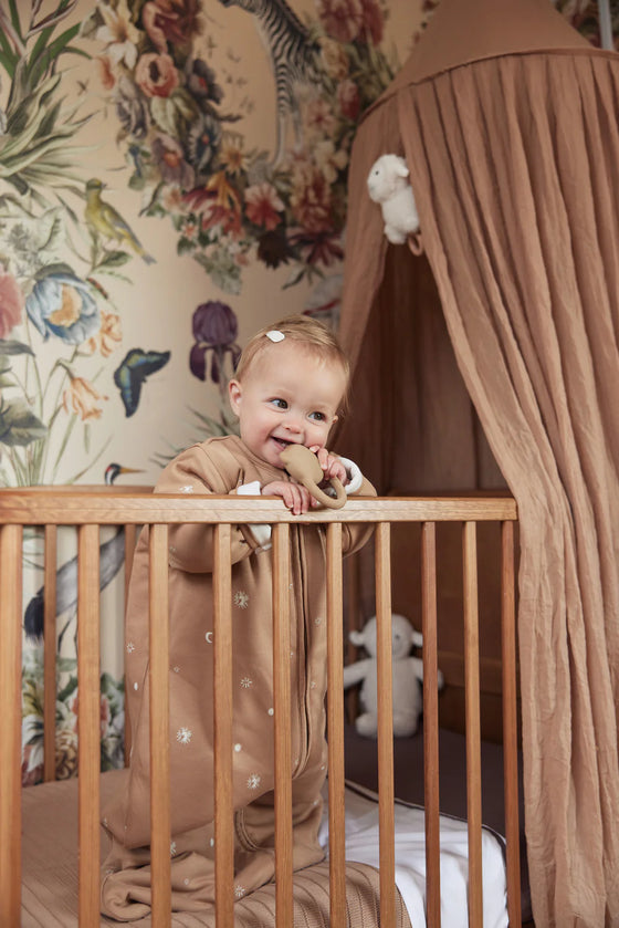 Ciel de lit Biscuit Jollein pour chambre d'enfant.