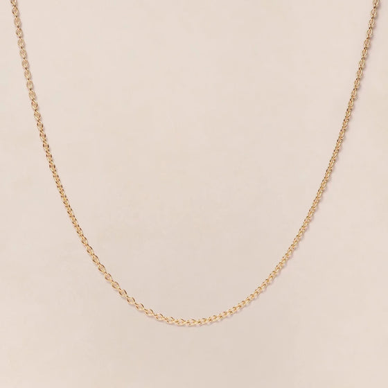 Collier chaine simple en laiton doré à l'or fin 24 carats, marque Emoi Emoi.