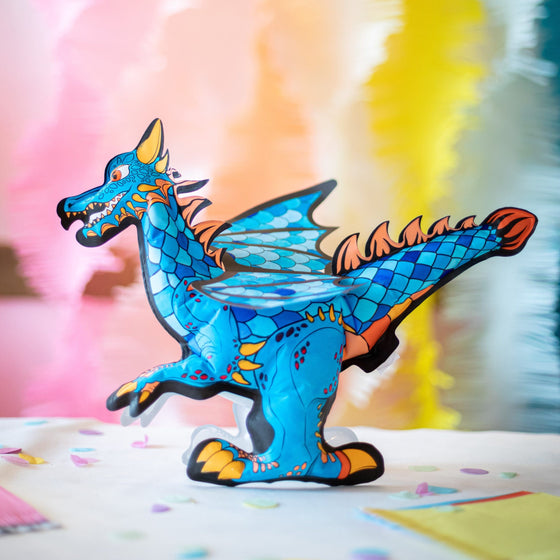 Coloriage gonflable, dragon géant, marque Ara Créative.