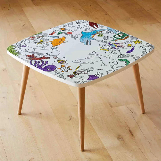 Coloritable D.B.Kids – table pour enfants à colorier à l’infini avec feutres effaçables