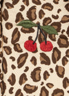 Couffin pour poupée Leo léopard Konges Sløjd avec broderie cerises