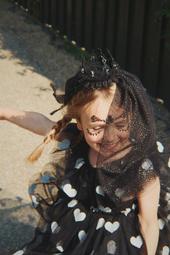 Couronne princesse Halloween noire avec voile scintillant – Konges Sløjd