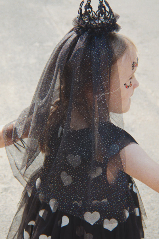 Couronne princesse Halloween noire avec voile scintillant – Konges Sløjd