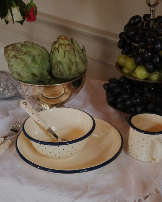 Set de couverts enfants Konges Slojd Navy Dots avec poignées crème à pois et motif fleuri