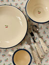 Set de couverts enfants Konges Slojd Navy Dots avec poignées crème à pois et motif fleuri
