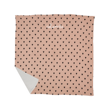  Couverture bébé en triple gaze de coton et moumoute coeurs rose personnalisable Atelier Wagram.