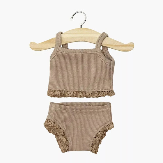 Ensemble lingerie en maille côtelée moka pour poupées Gordis – Minikane