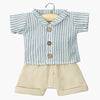 Ensemble chemise rayée bleue et short beige pour poupée 34 cm – compatible Minikane.