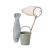 Ensemble de pêche souris Maileg avec seau, épuisette et poisson miniature