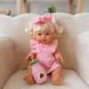 Ensemble robe, bandeau et bloomer pour poupée – Rose pétale Salli Collective – autre vue