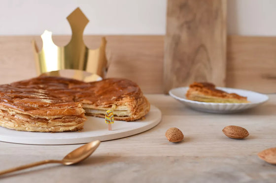 Fève Bâtonnet de Glace Baubels en porcelaine artisanale sur carte Les Jolies Fèves