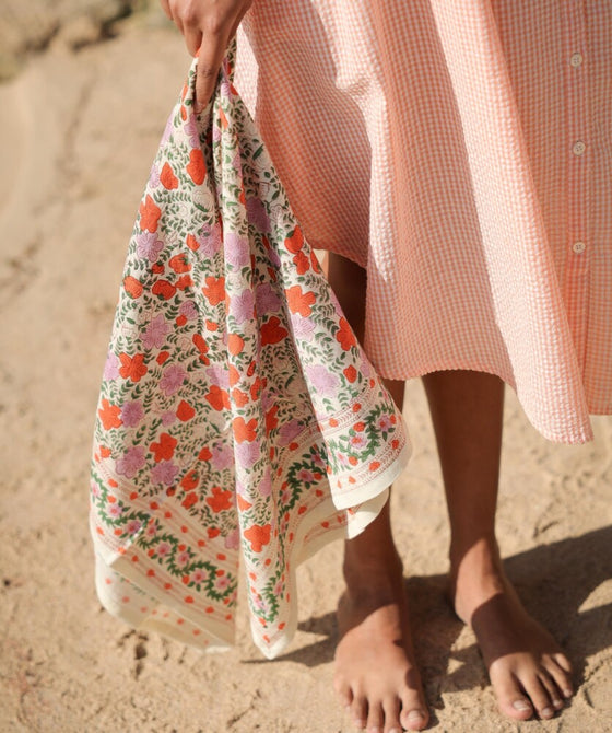 Foulard Ellis Clémentine Bellemme – foulard imprimé fleuri en coton bio, accessoire éthique et élégant pour femme et enfant.