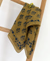Foulard Ginger Mordoré Bellemme 50 x 50 cm ou 100 x 100 cm motif fleuri bleu
