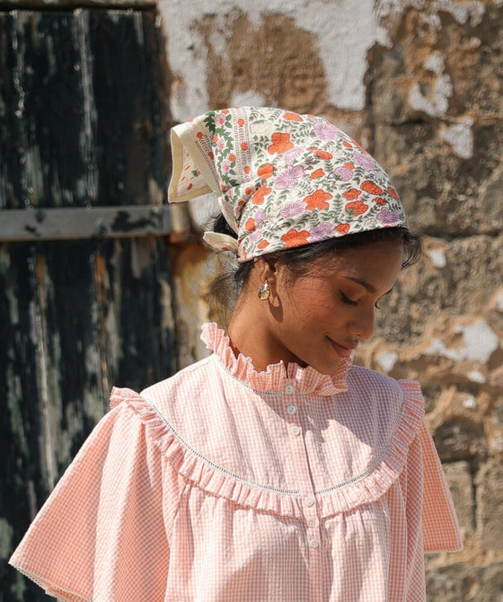 Foulard Ellis Clémentine Bellemme – foulard imprimé fleuri en coton bio, accessoire éthique et élégant pour femme et enfant.