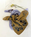 Foulard Ginger Mordoré Bellemme 50 x 50 cm ou 100 x 100 cm motif fleuri bleu