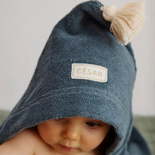  cape de bain Gabin personnalisable bleu souris Petit Picotin bébé – serviette éponge avec capuche et prénom