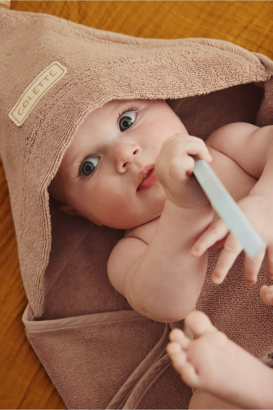cape de bain personnalisable blush Petit Picotin bébé – serviette éponge avec capuche et prénom