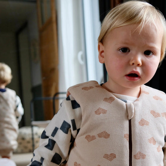 Gigoteuse à pieds retroussable Hiver, motif coeur, Tante Reine.