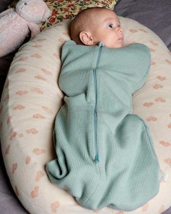 Gigoteuse d'emmaillotage Sauge pour nouveau né Tante Reine.