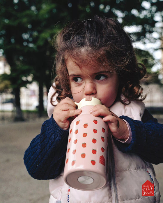Gourde isotherme 350 ml Les Fraises Petit Jour Paris – inox, étanche, motif fraises rouges, pour enfants.