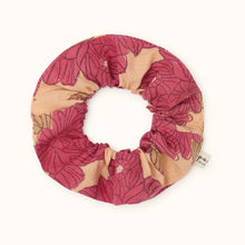 Grand chouchou Manju Bloom Macadamia Apaches Collections - chouchou fleuri rose et beige pour enfants et familles