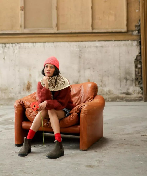 Foulard fleuri Anjali Kaki Bellemme porté par un enfant et un adulte – collection matchy matchy