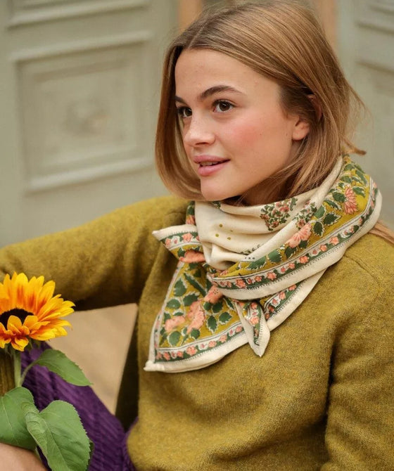 Petit et grand foulard fleuri Balkan écru Bellemme – foulard bohème enfant adulte