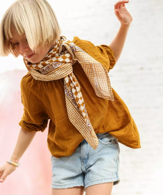 Grand foulard Damier Caramel Bellemme - accessoire mode enfant et famille, foulard élégant à carreaux