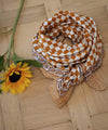 Grand foulard Damier Caramel Bellemme - accessoire mode enfant et famille, foulard élégant à carreaux
