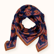  Foulard Dupatta Violeta Navy Apaches Collections – imprimé floral terracotta sur fond bleu marine