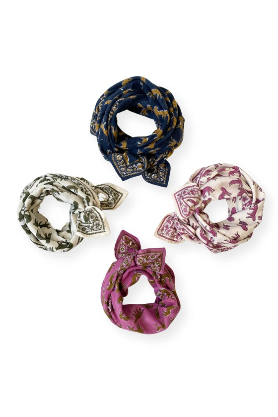 Grand foulard Latika Bengale Fuchsia Apaches Collections.