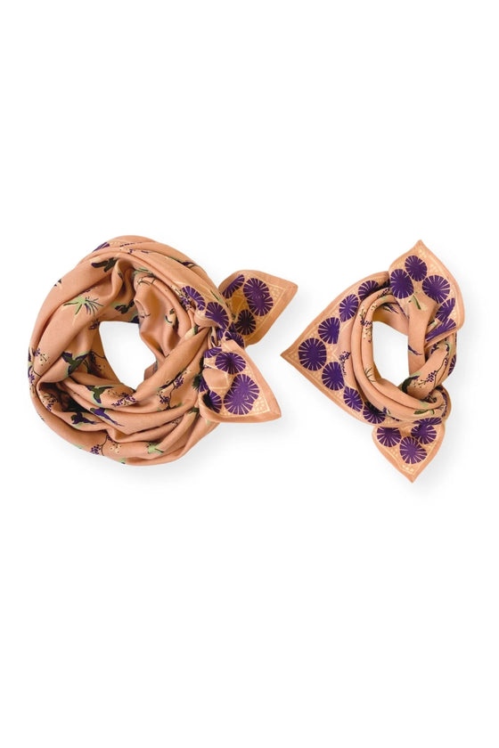 Petit foulard Manika et grand foulard Latika Cerisier Blush Apaches Collections.