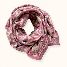  Grand foulard Latika Coeur Pétale Apaches Collection.