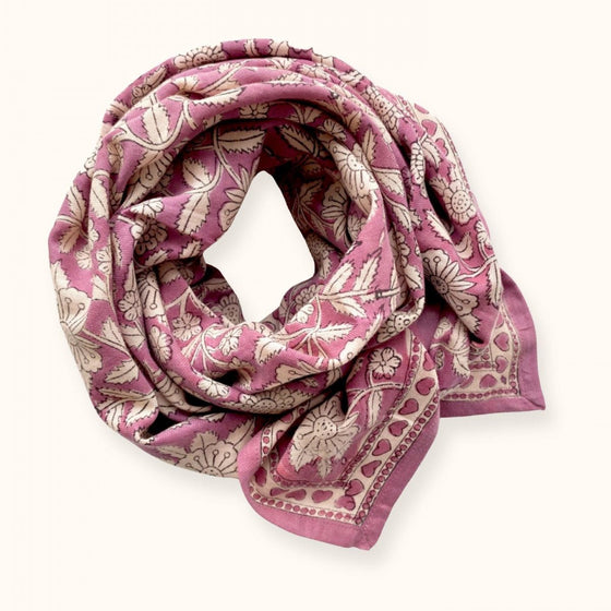 Grand foulard Latika Coeur Pétale Apaches Collection.