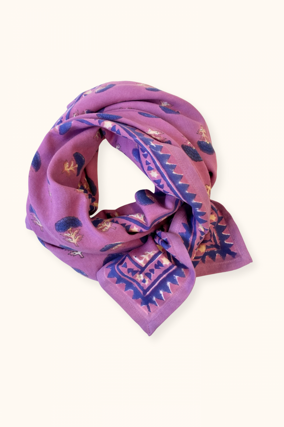 Foulard Florets Fuchsia Apaches collection.