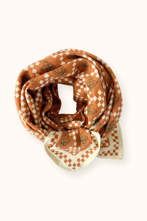 Grand foulard Latika Tigro Rust Apaches Collections - Accessoire mode iconique pour femme et enfant