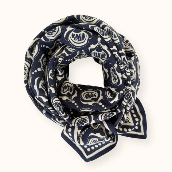Petit foulard Manika Wonderful Navy Apaches Collections en coton - Accessoire mode enfant et adulte