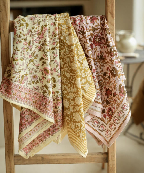 Foulard Mina rose poudré Bellemme – foulard fleurs coton, accessoire cheveux et cou femme et enfant